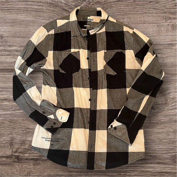 Stylish Black and White Plaid Men's Shirt - Picture 2 of 4